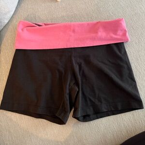 Women's Black and Pink Fold-Over Shorts #VS #vintage